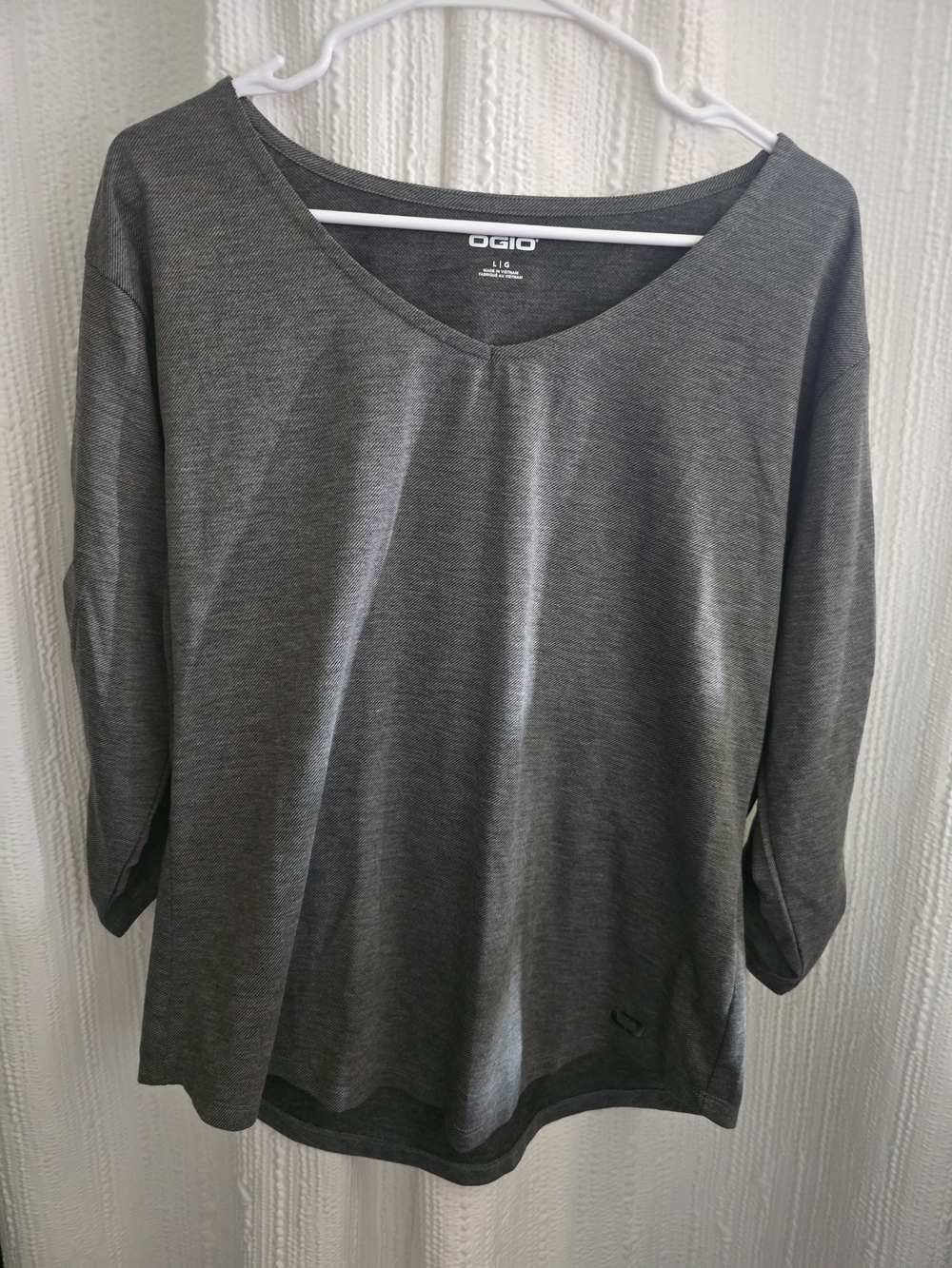 Womens Large OGIO Heather Gray Long Sleeve V-Neck Performance Tee
